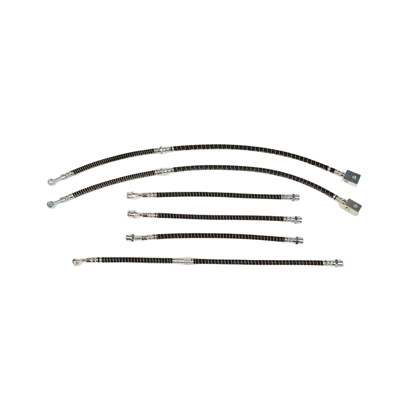 Are the inner and outer surfaces of low-pressure hoses smooth, reducing fluid flow resistance and improving delivery efficiency?